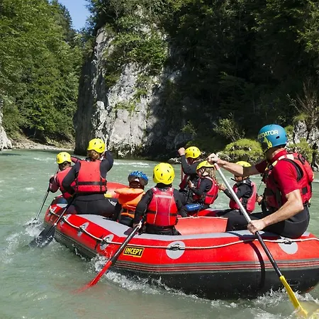 阿姆阿琴格伦德公寓 * Kössen